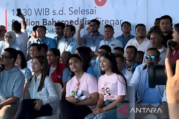 Kampanye akbar Prabowo-Gibran, Kaesang tampil beda berbaju pink