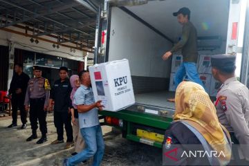 KPU Natuna distribusikan logistik pemilu ke PPK terluar Indonesia