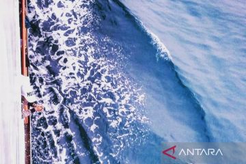 BMKG peringatkan bahaya gelombang laut tinggi capai 4 meter