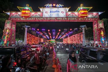 Ribuan lampion Imlek hiasi Kota Solo