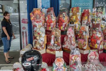 Penjualan parcel Imlek di Palu