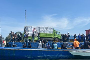 Distribusi logistik pemilu gunakan mobil jenazah