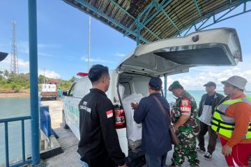 Distribusi logistik pemilu gunakan mobil jenazah