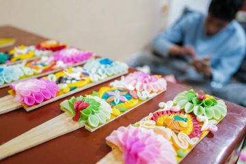 Tahun Baru Tibet dirayakan dengan patung mentega buatan tangan