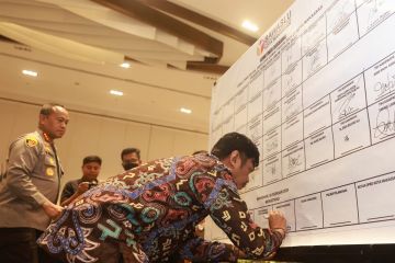 Pj Sekda Makassar teken komitmen Pemilu damai 