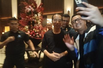 Jokowi temui Gibran di hotel Fairmont usai kampanye akbar