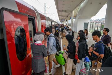 Libur panjang, penumpang kereta meningkat