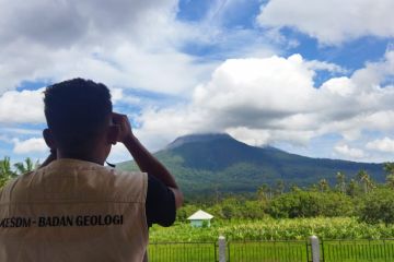 Peran penting pengamat gunung api memitigasi bencana di Flores