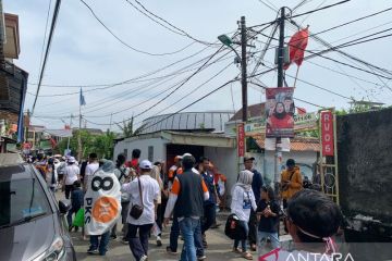 Sebagian pendukung AMIN berjalan empat kilometer untuk sampai JIS