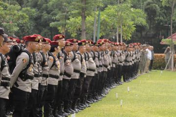 Polisi turunkan 900 personel amankan TPS saat pemilu di Jakbar