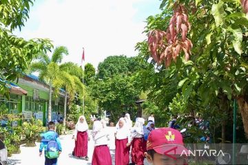 Gempa Kalsel, SDN di Banjarmasin sempat belajar di luar gedung