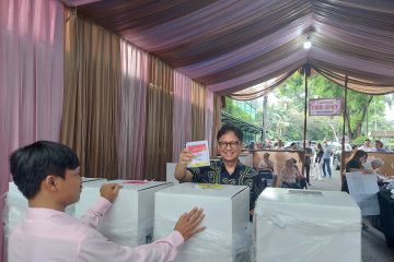 Menkes gunakan hak pilih di Kebayoran Baru Jakarta