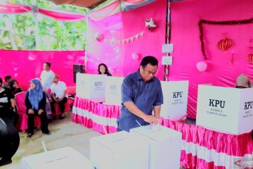 Rachmat Gobel salurkan hak pilih di Gorontalo