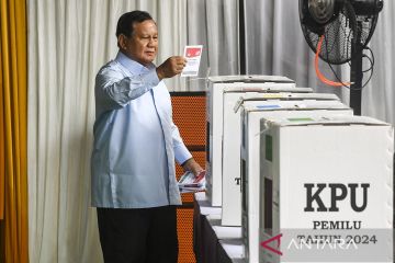 Prabowo harap hujan bawa berkah untuk kemenangan 02