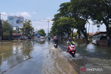 Polisi: Pembukaan Jalur Pantura Demak tunggu banjir benar-benar surut