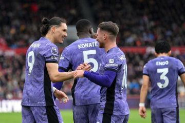 Liverpool unggul lima poin di pucuk klasemen usai taklukkan Brentford 4-1