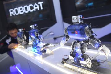 Belajar dan bermain dengan teknologi robot