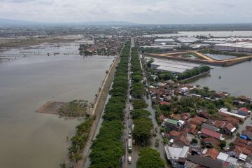 Kemarin, penanganan korupsi BTS 4G hingga jalur pantura usai banjir