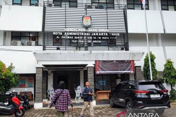 KPU Jaktim tetap lanjutkan rekapitulasi suara di tingkat kecamatan