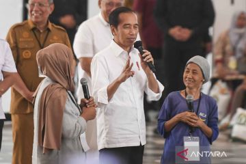 Presiden salurkan bantuan beras di Tangerang Selatan
