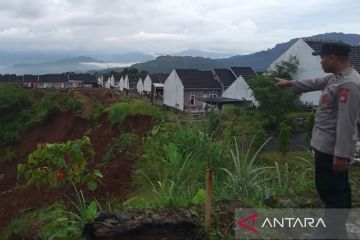 BPBD: 6 KK di Cianjur diungsikan, rumah mereka terancam kena longsor
