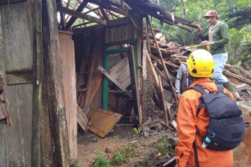 BMKG memprakirakan cuaca ekstrem masih berpotensi di wilayah Jateng