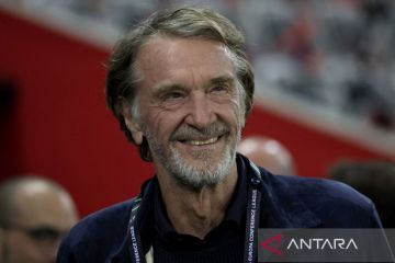 Sir Jim Ratcliffe resmi akusisi 25 persen saham Manchester United