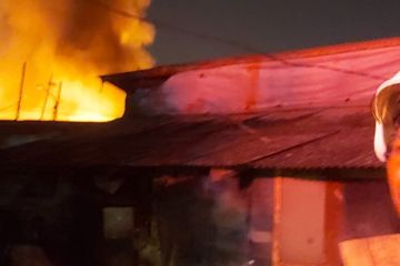 Gulkarmat turunkan 13 unit mobil padamkan kebakaran di Semper Timur