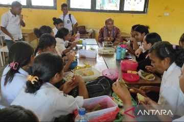 Pemprov NTT terapkan makan siang gratis bagi pelajar SMA