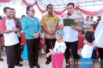 Merawat bahasa Biak dengan menjaga regenerasi penuturnya