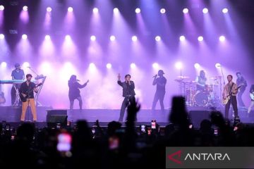 Sapa penonton, Jonas Brothers buka konser perdana di Indonesia