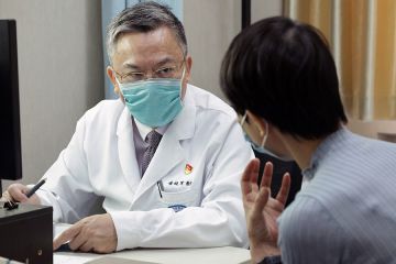 Ilmuwan China raiih penghargaan di bidang transplantasi dan terapi sel