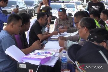 Petugas PJR dan Jasa Marga gelar razia batas kecepatan di Tol Madiun