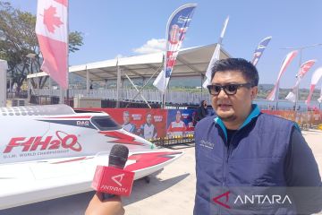 IAS melibatkan tenaga lokal untuk melayani Tim F1 Powerboat Danau Toba