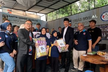 Ajak GMKB, Pemkot Bogor serahkan modal barang bagi UMKM disabilitas