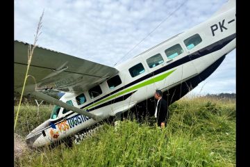 Pesawat Smart Air tergelincir di Bandara Puncak, Papua Tengah