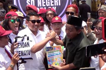 Anomali hasil sirekap picu aksi kritik penuh canda di Yogyakarta