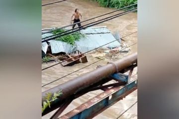 Banjir bandang di Sumbawa, 4 rumah hanyut terbawa arus