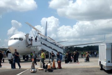 Libur Imlek, penumpang Bandara Depati Amir capai 6000 orang