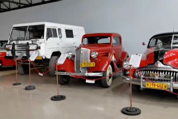 Melihat koleksi mobil antik nan bersejarah di Museum Old Wheelers