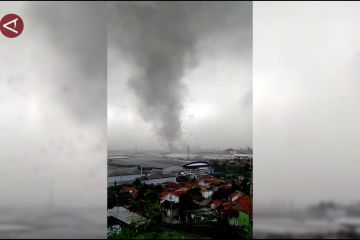 BMKG pastikan fenomena angin kencang di Bandung bukan tornado