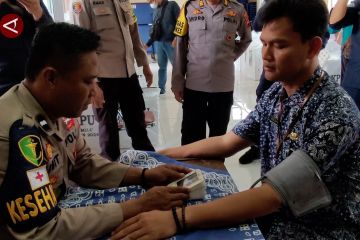 Tim medis periksa kesehatan PPS dan KPPS paska pemilu di Semarang