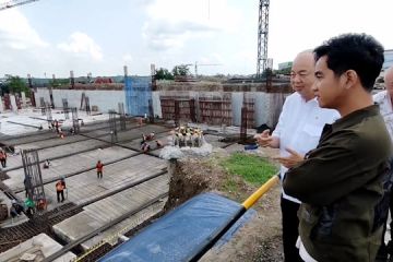 Gibran dan Dato Sri Tahir tinjau pembangunan Museum Bengawan Solo