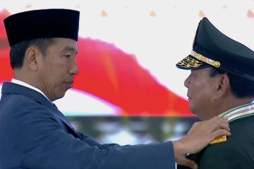 Terima kenaikan pangkat istimewa dari Jokowi, Prabowo: Kayanya berat