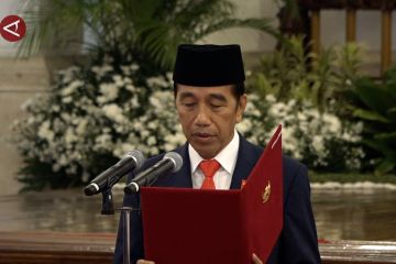 Presiden Jokowi lantik Menko Polhukam dan Menteri ATR/BPN baru