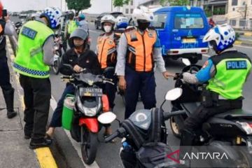 Ribuan kendaraan bermotor di Jakarta ditilang karena lawan arah