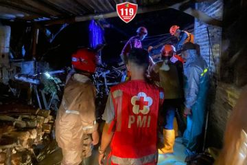 Dua korban longsor di Sragen masih dalam pencarian