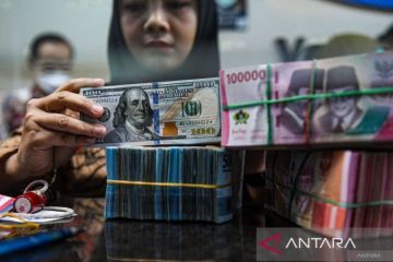 Rupiah naik menjadi Rp15.575 di tengah data inflasi AS yang tinggi