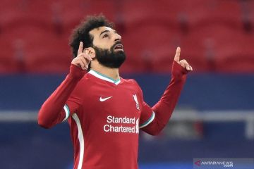 Penalti Mo Salah paksa laga MU vs Liverpool berakhir imbang 2-2