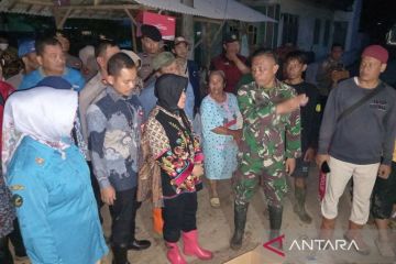 Mensos pastikan perbaiki rumah rusak akibat banjir di Cirebon